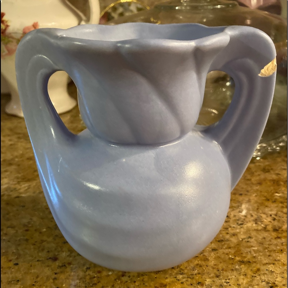Periwinkle vase/pottery